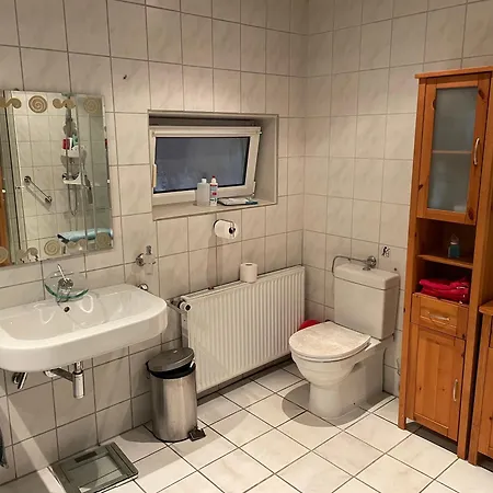 Apartment Domiziel Fuer 1 Bis 4 Personen Im Gruenen